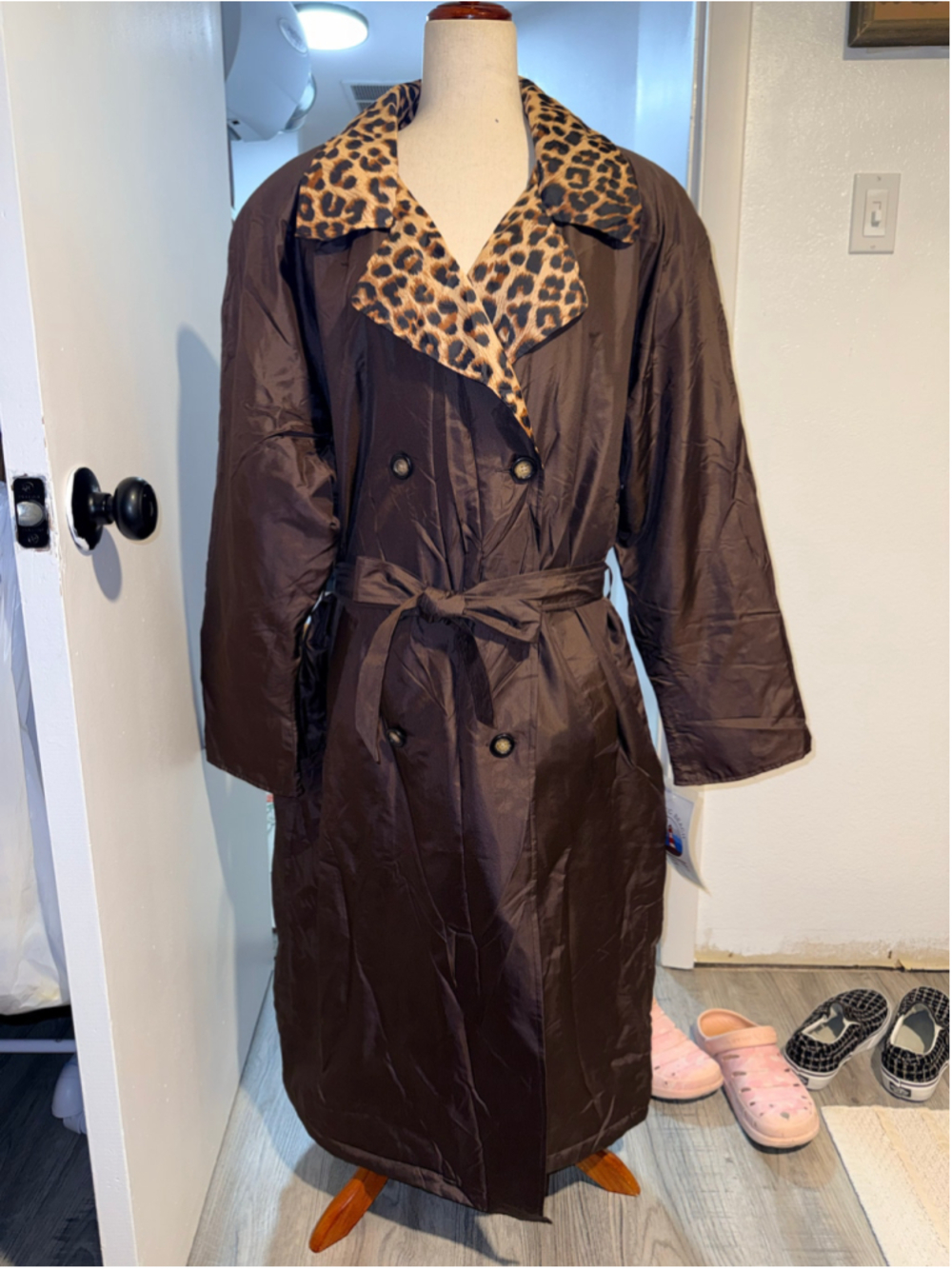 Vtg Atlantic Beach 100% Silk Dbl Breasted leopard Trench Coat Overcoat Size 1X.
